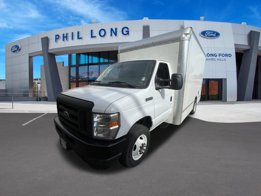 New 2024 Ford E-450 and Econoline 450 Super Duty w/ Driver's Safety Package RWD image 3