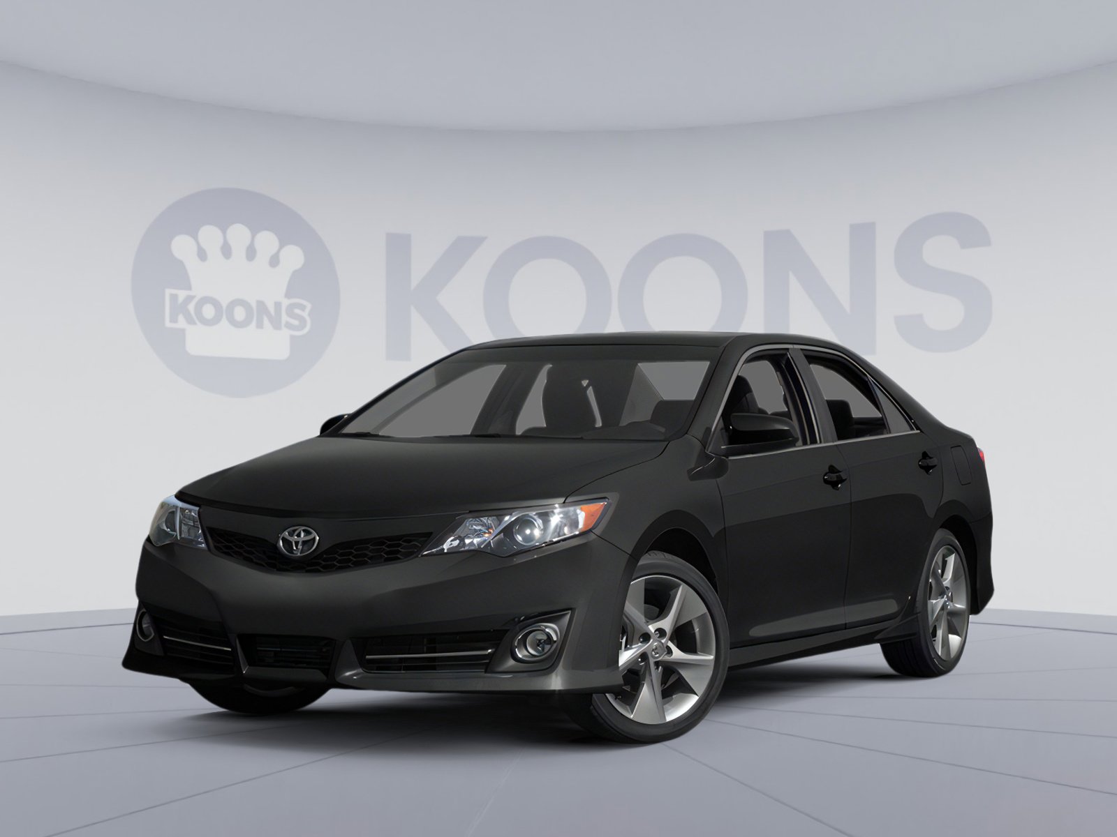 Used 2013 Toyota Camry XLE w/ Leather Pkg image 1