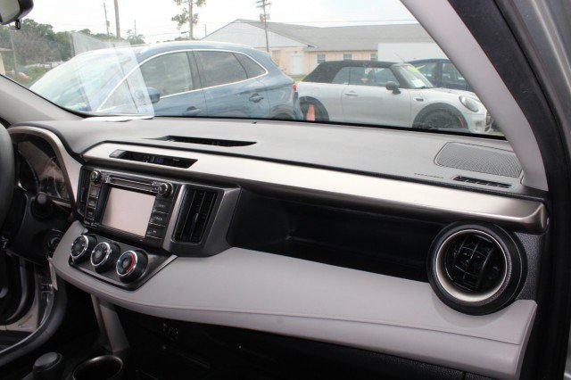 Used 2015 Toyota RAV4 LE FWD image 21