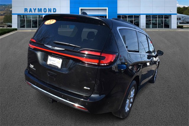 Used 2022 Chrysler Pacifica Touring-L image 3
