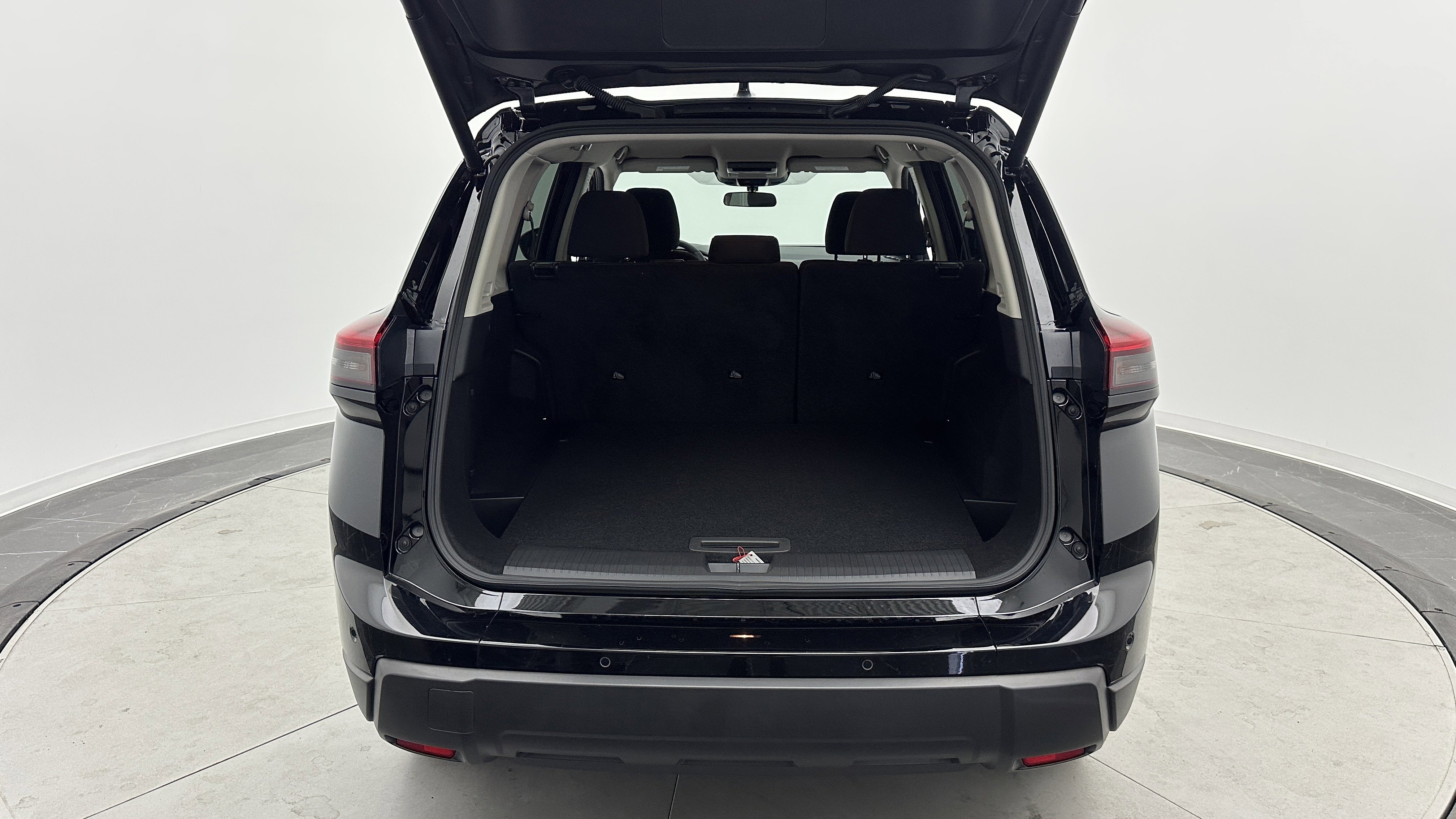 Used 2025 Nissan Rogue SV image 28