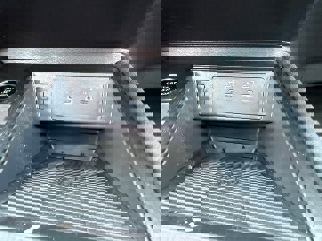 New 2025 Nissan Kicks SR w/ SR Premium Package image 32