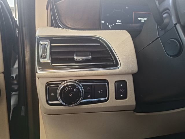 Used 2020 Lincoln Navigator Reserve image 35