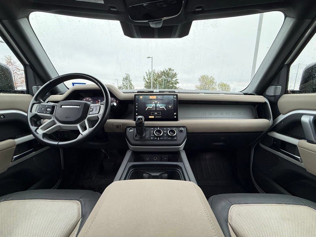 Used 2023 Land Rover Defender 130 X-Dynamic SE AWD/4WD image 30