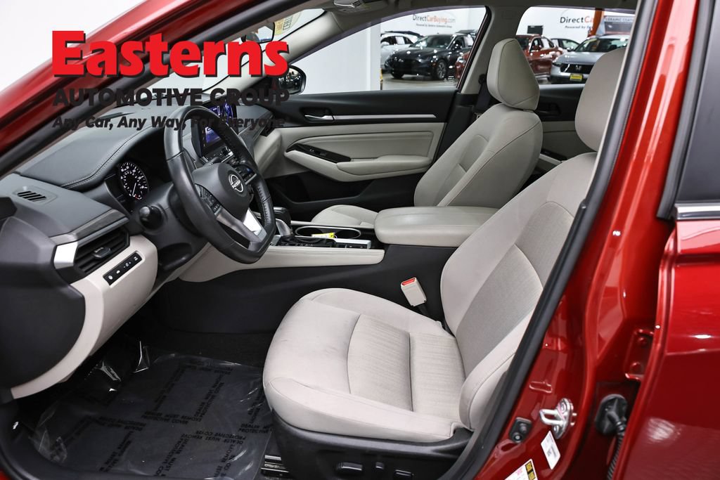 Used 2023 Nissan Altima 2.5 SV w/ SV Premium Package AWD/4WD image 14
