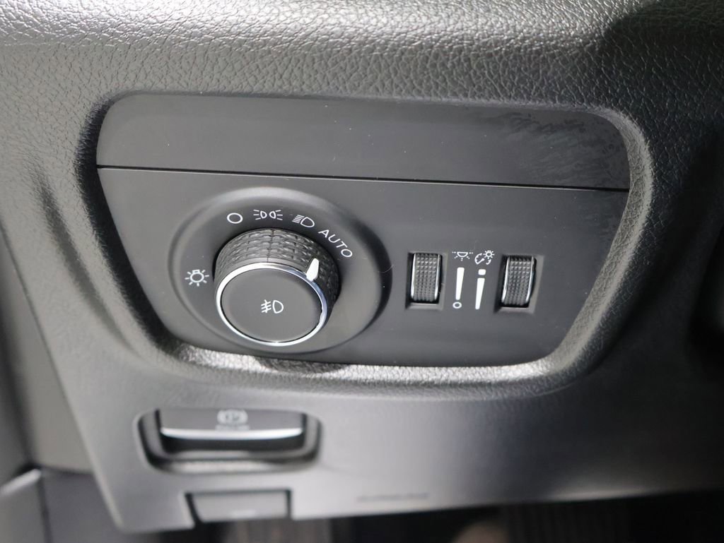 Certified 2024 Jeep Grand Cherokee L Limited w/ Luxury Tech Group II AWD/4WD image 33