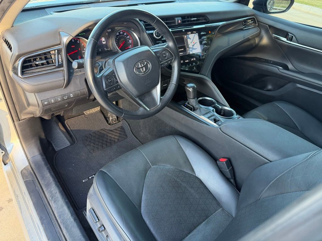 Used 2020 Toyota Camry XSE image 11