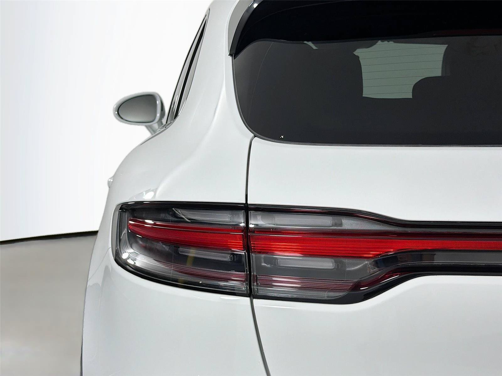 Certified 2025 Porsche Macan S AWD/4WD image 16
