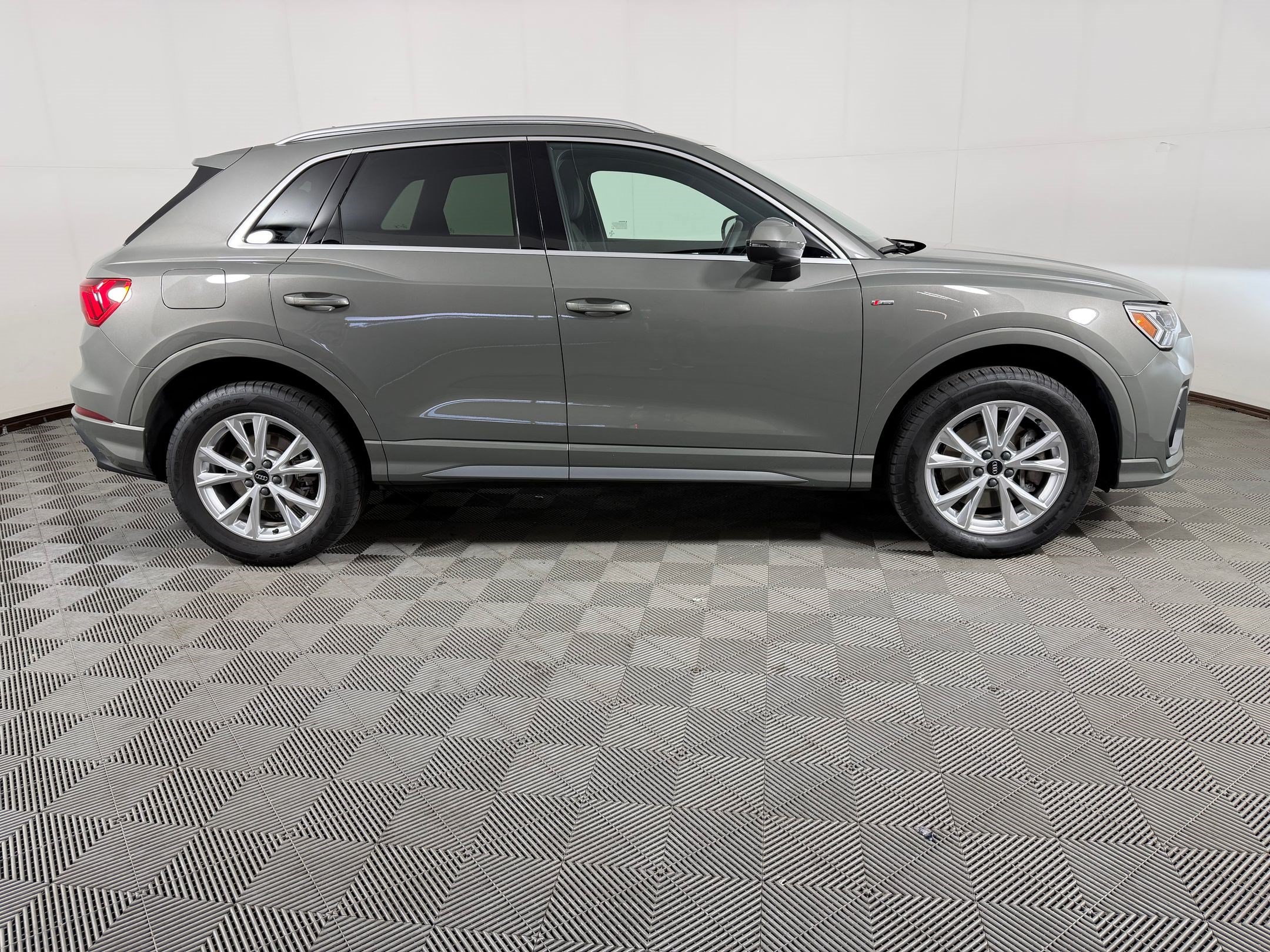 Certified 2023 Audi Q3 2.0T Premium Plus w/ Premium Plus Package AWD/4WD image 8