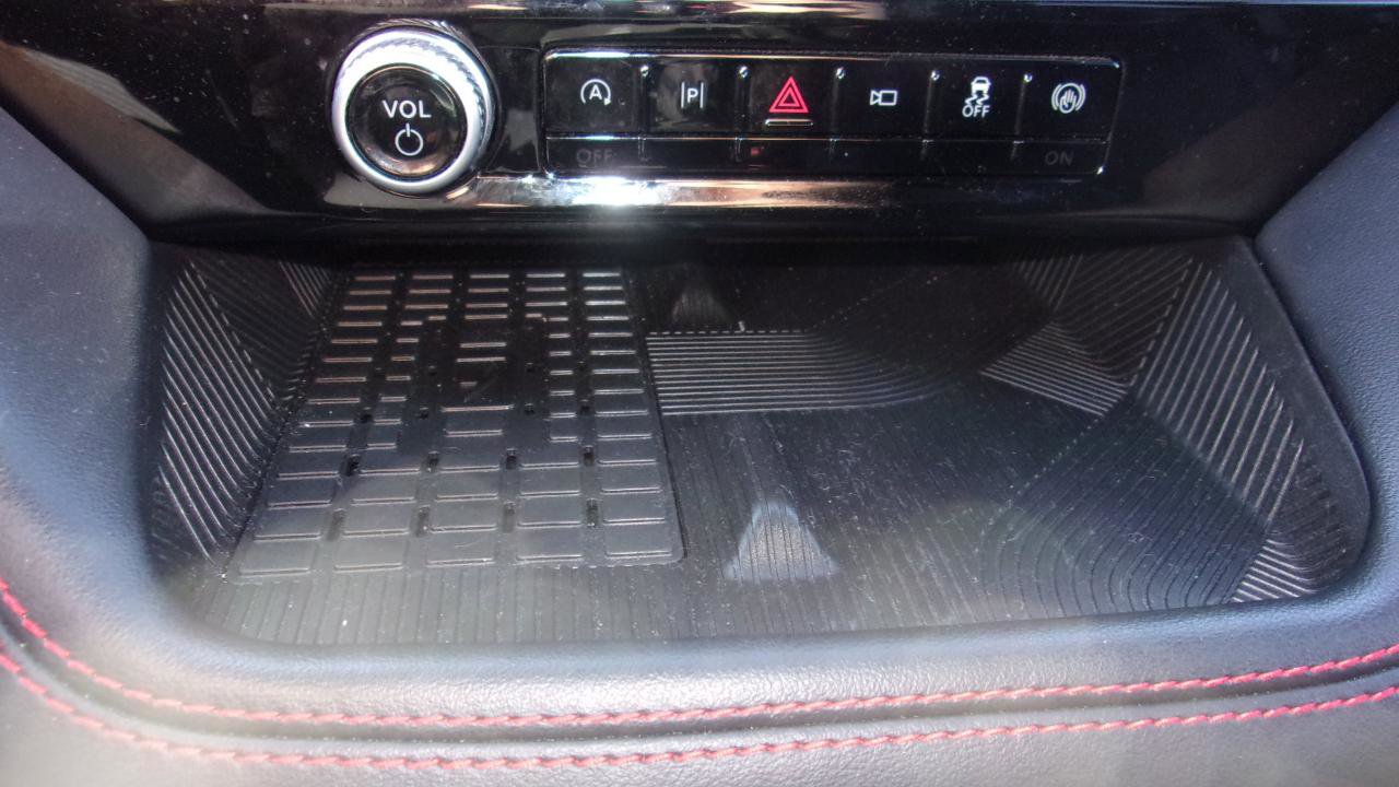 Used 2025 Ford Explorer ST image 13