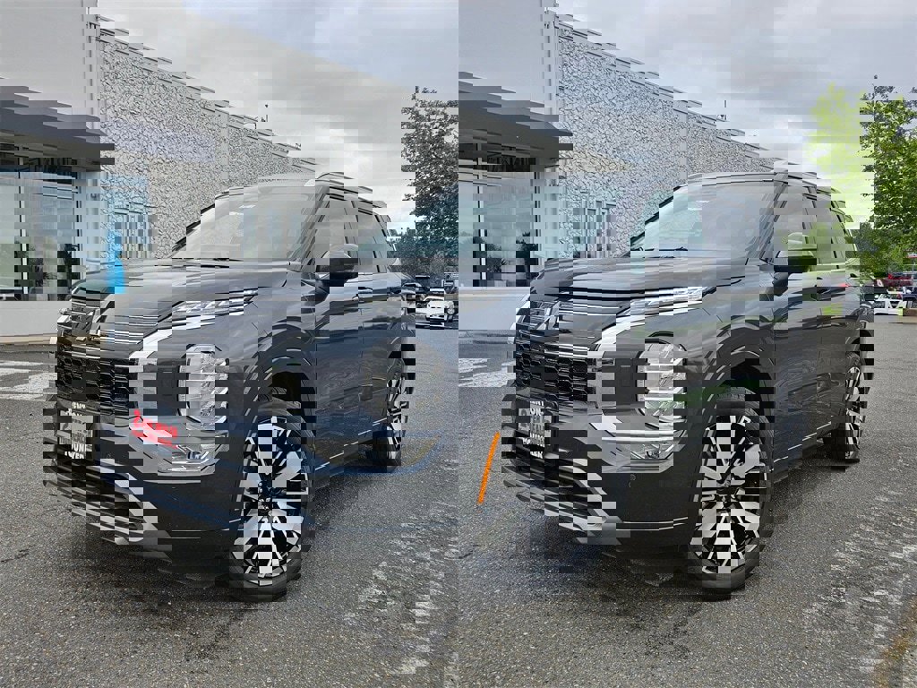 New 2025 Mitsubishi Outlander SEL