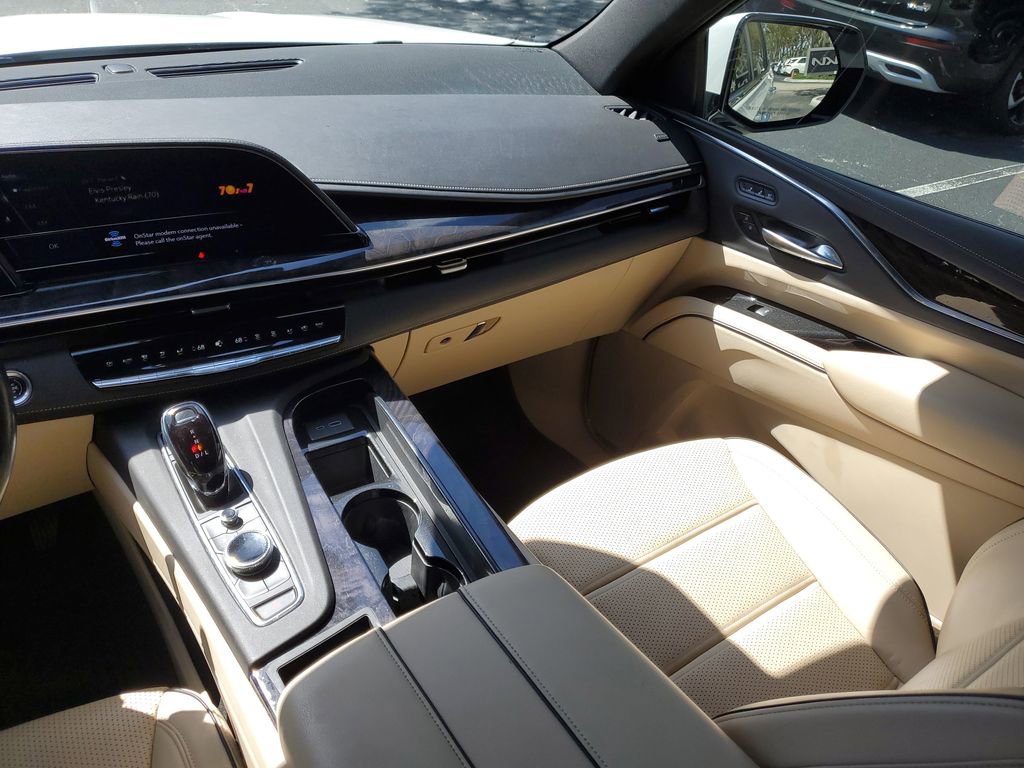 Used 2023 Cadillac Escalade Premium Luxury w/ Performance Package image 13