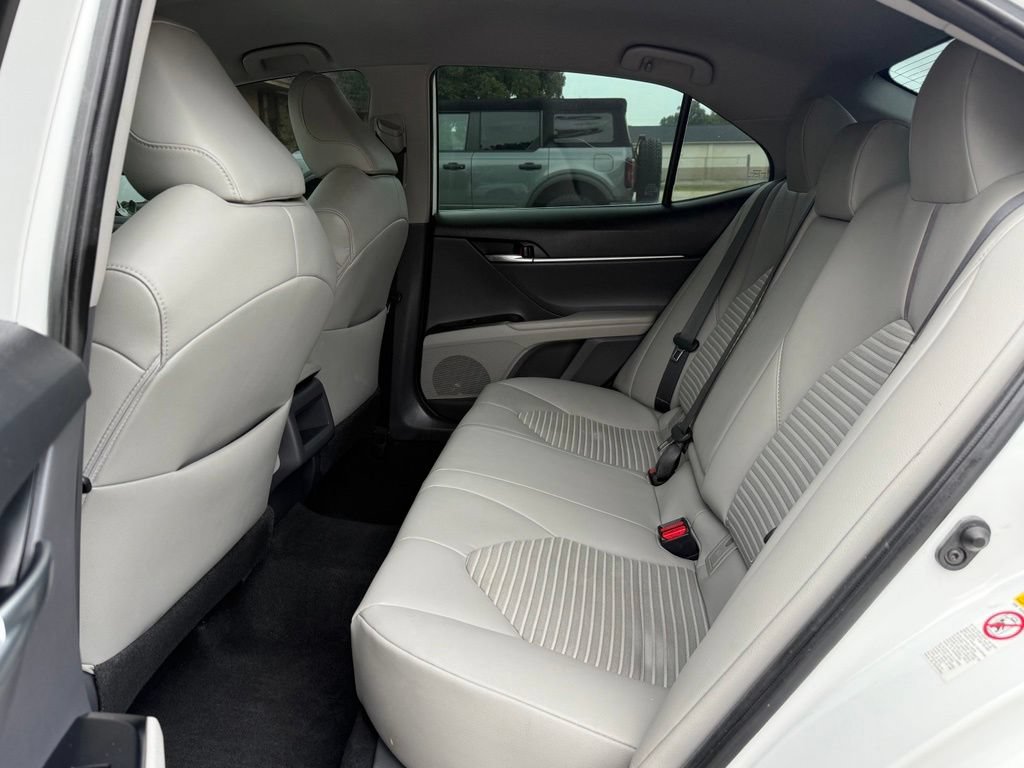 Used 2019 Toyota Camry SE w/ Convenience Package FWD image 14