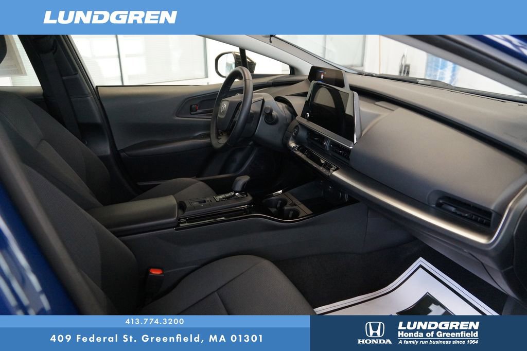 Used 2024 Toyota Prius LE image 29