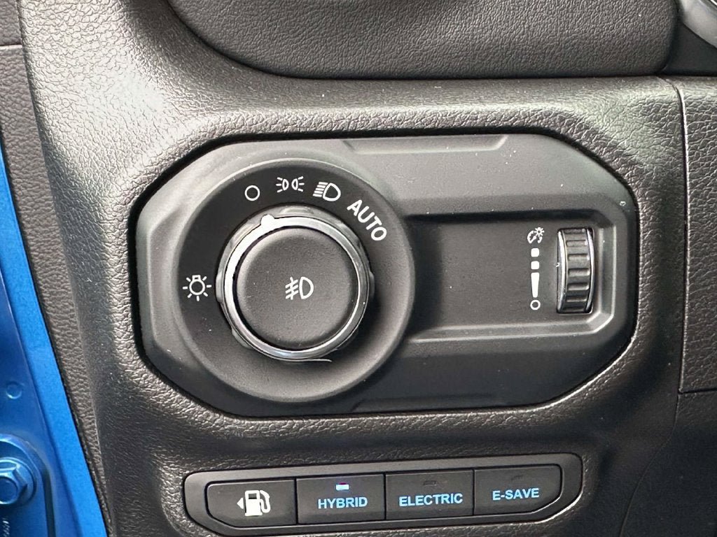 Used 2023 Jeep Wrangler Unlimited Rubicon 4xe w/ Cold Weather Group AWD/4WD image 33
