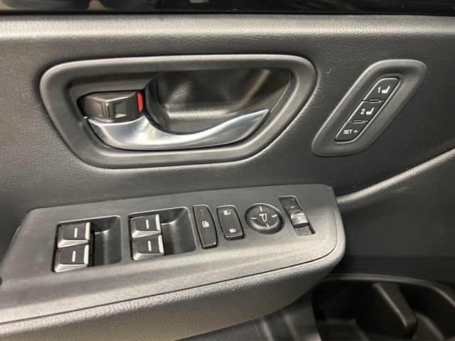 Used 2025 Honda Pilot EX-L image 13