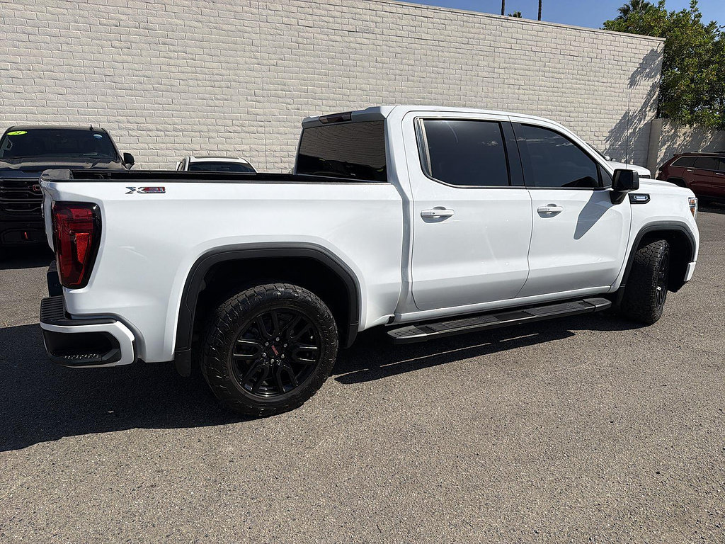 Used 2021 GMC Sierra 1500 Elevation w/ LPO, Elevation Black Package AWD/4WD image 4