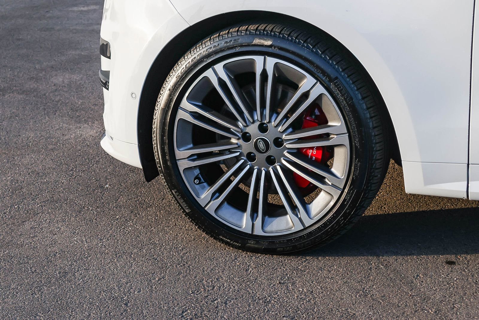 Used 2025 Land Rover Range Rover Sport Dynamic SE image 9