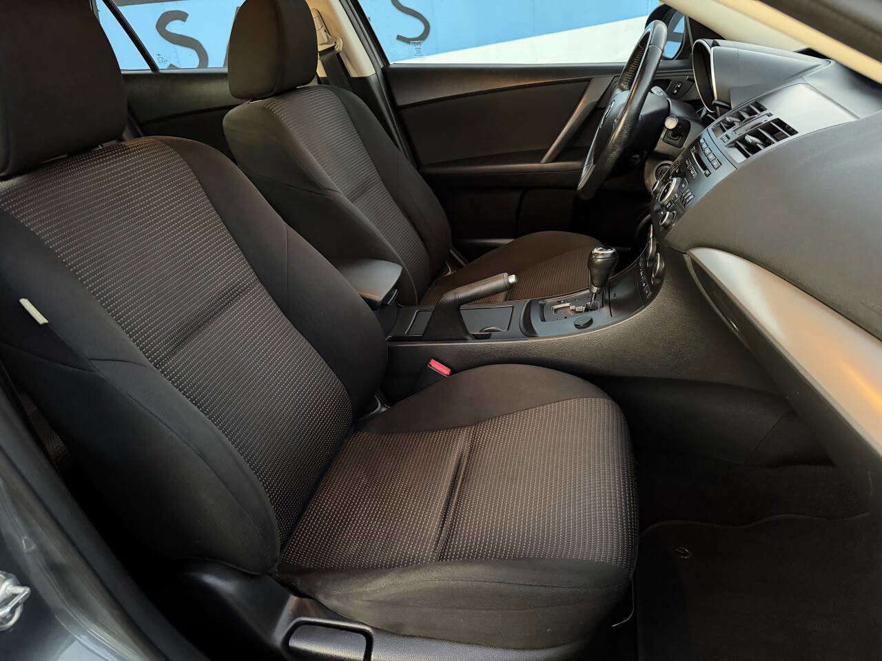 Used 2013 MAZDA MAZDA3 i Touring image 36