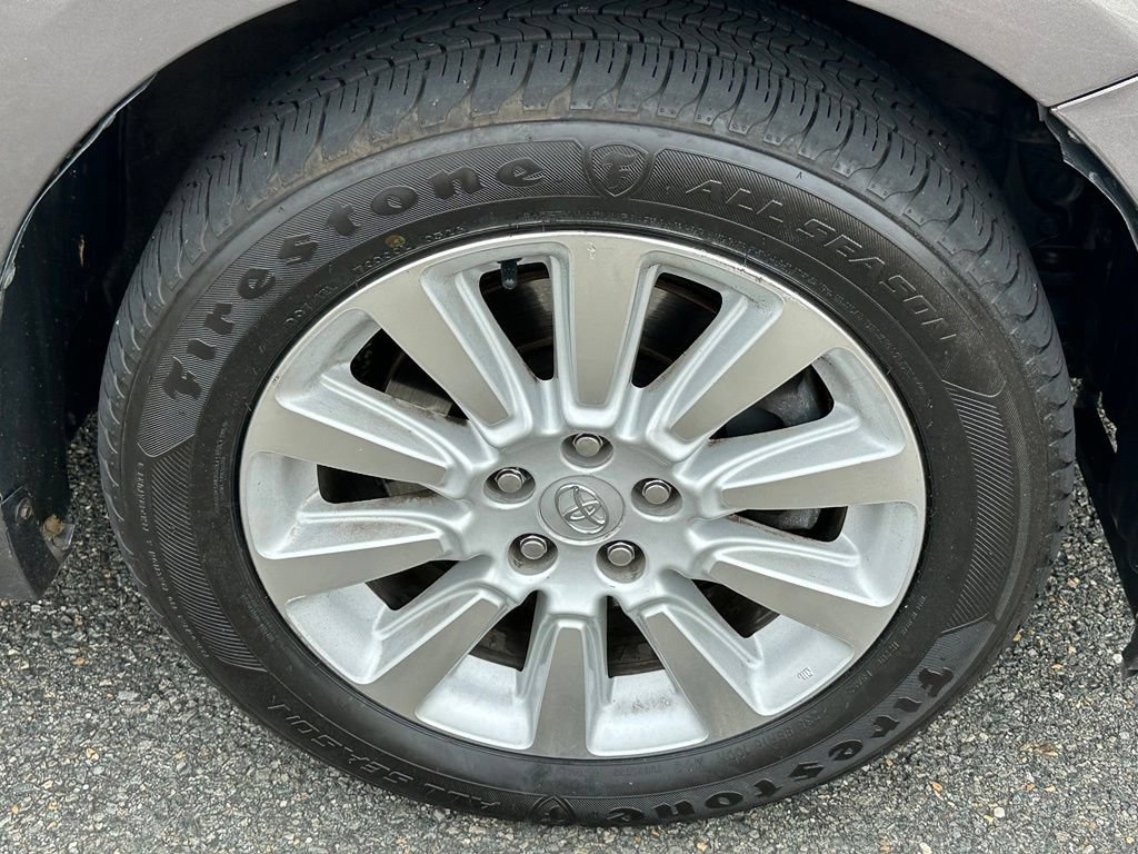 Used 2014 Toyota Sienna LE AWD/4WD image 35