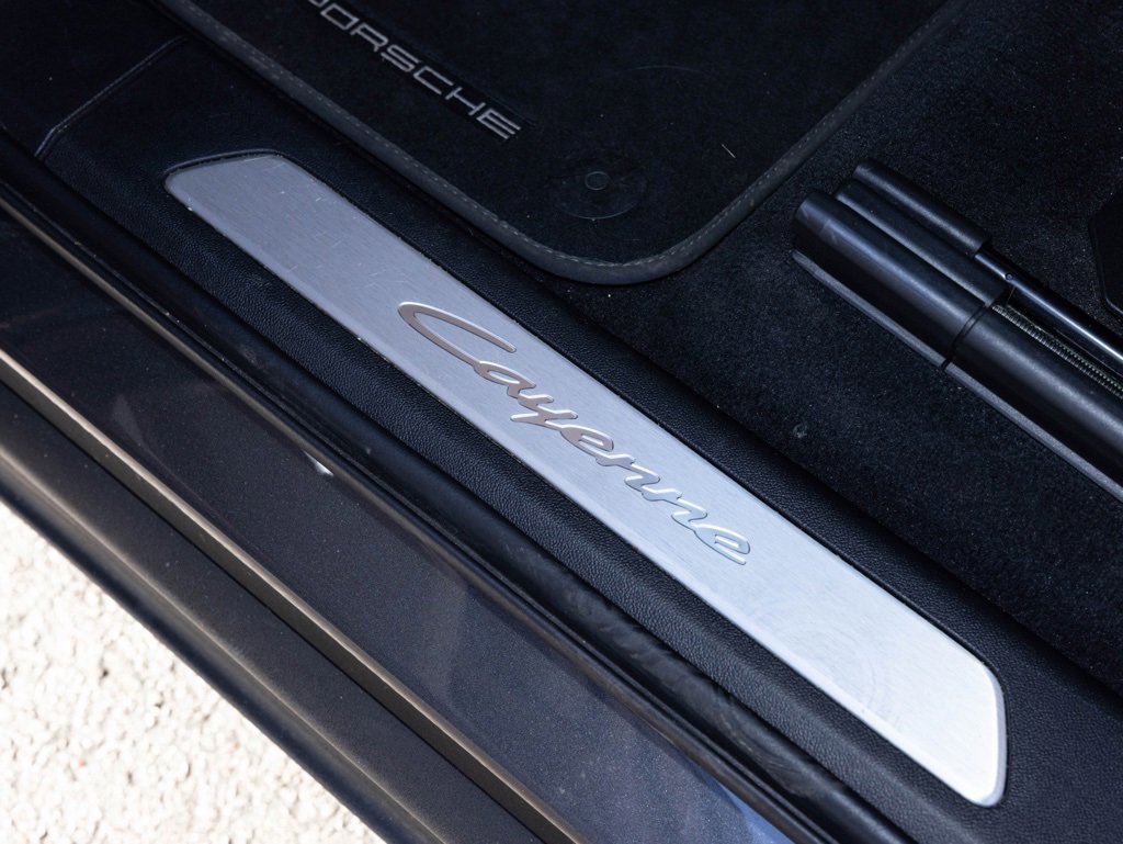 Used 2024 Porsche Cayenne Coupe image 25