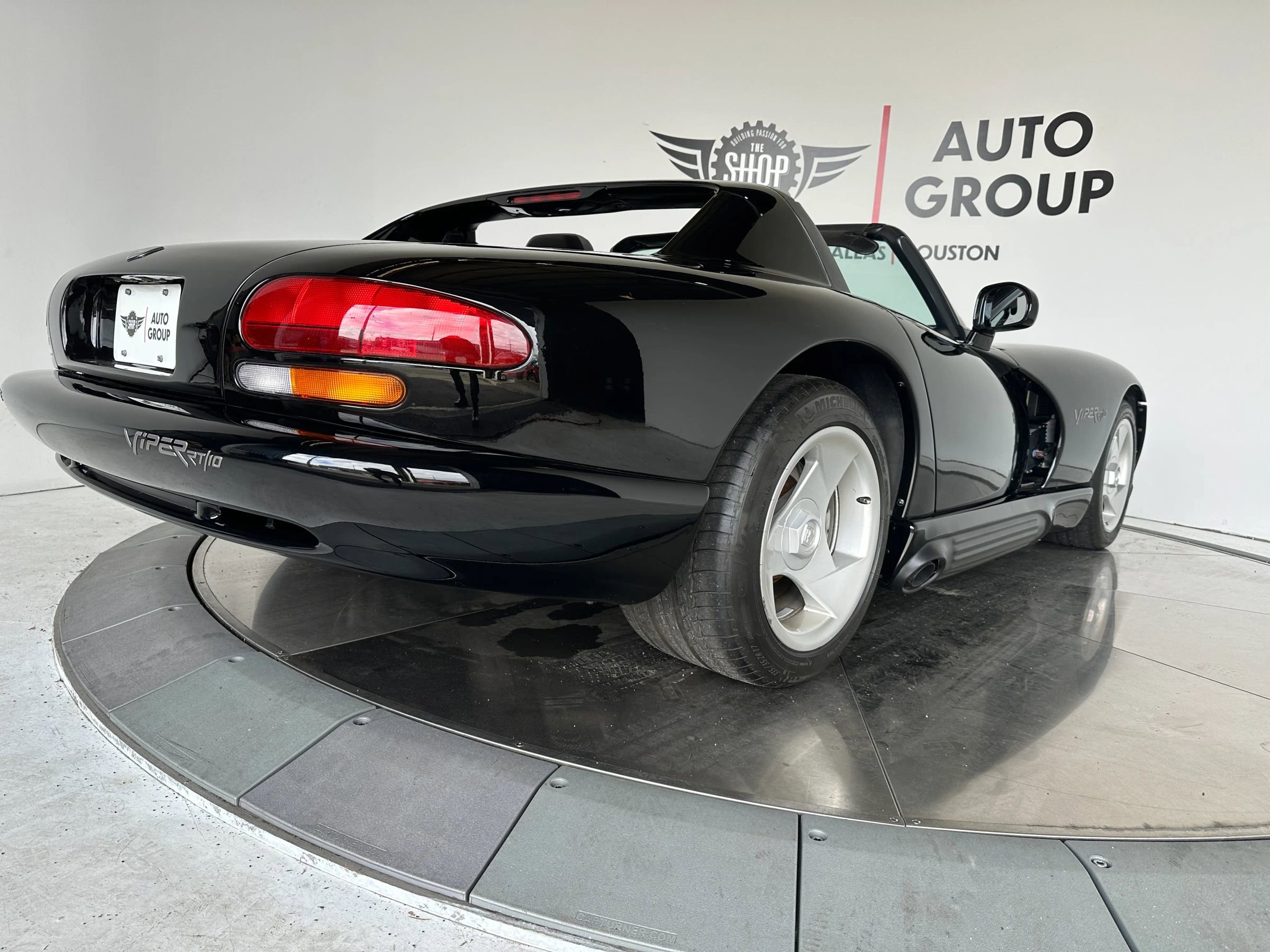 Used 1995 Dodge Viper RT/10 image 16