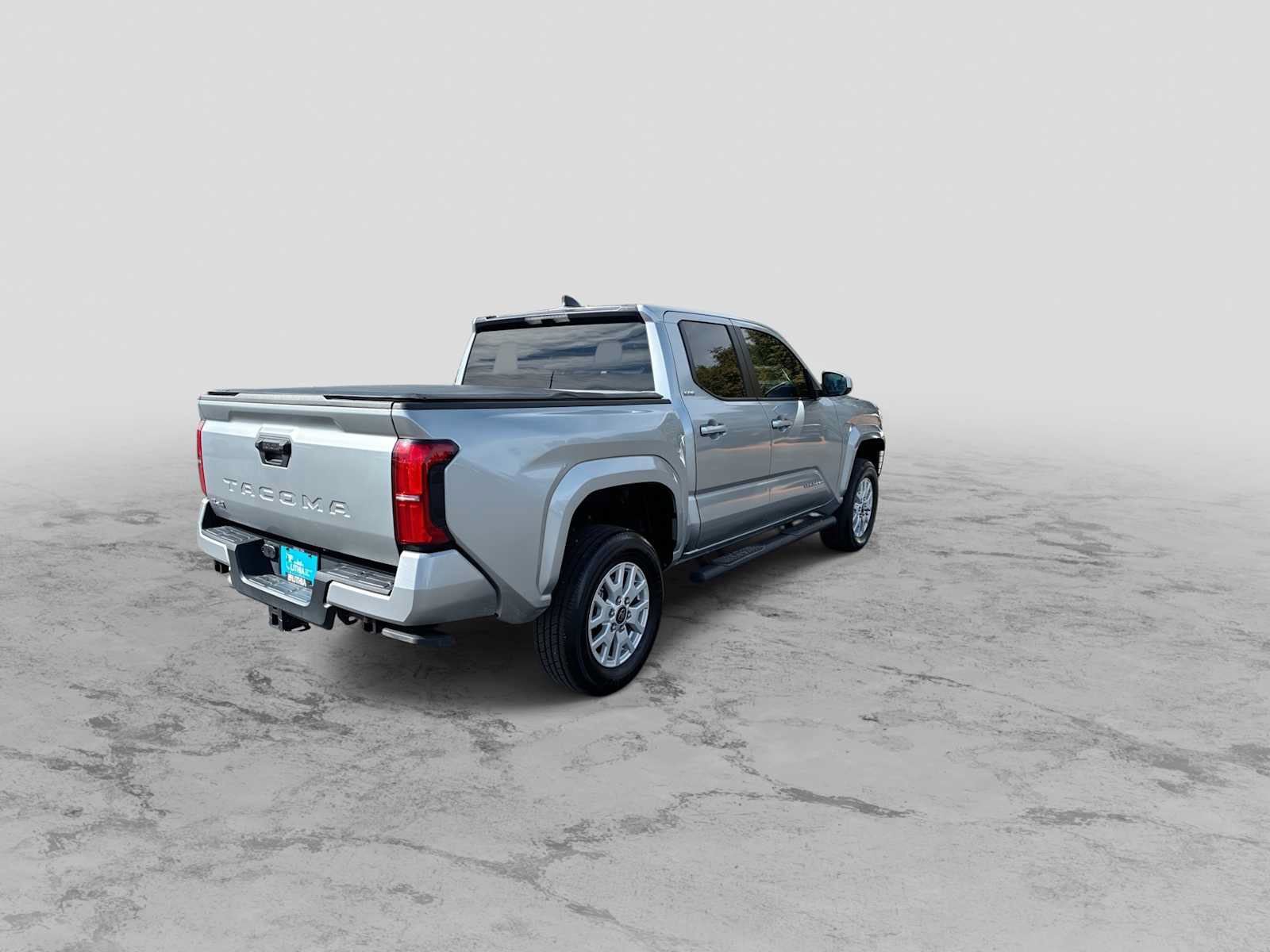 Used 2024 Toyota Tacoma SR5 AWD/4WD image 8