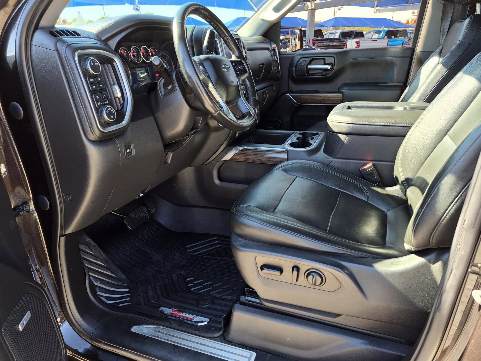 Used 2020 Chevrolet Silverado 1500 LT Trail Boss AWD/4WD image 2