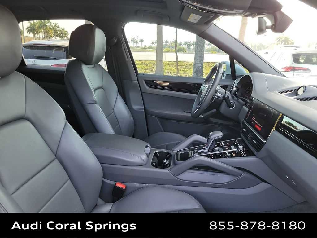 Used 2021 Porsche Cayenne image 22