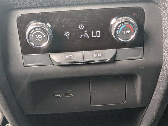 Used 2025 Chevrolet Traverse LT image 15