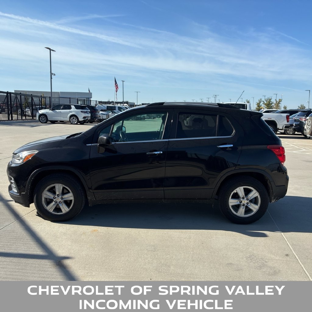 Used 2020 Chevrolet Trax LT w/ LT Convenience Package FWD image 2