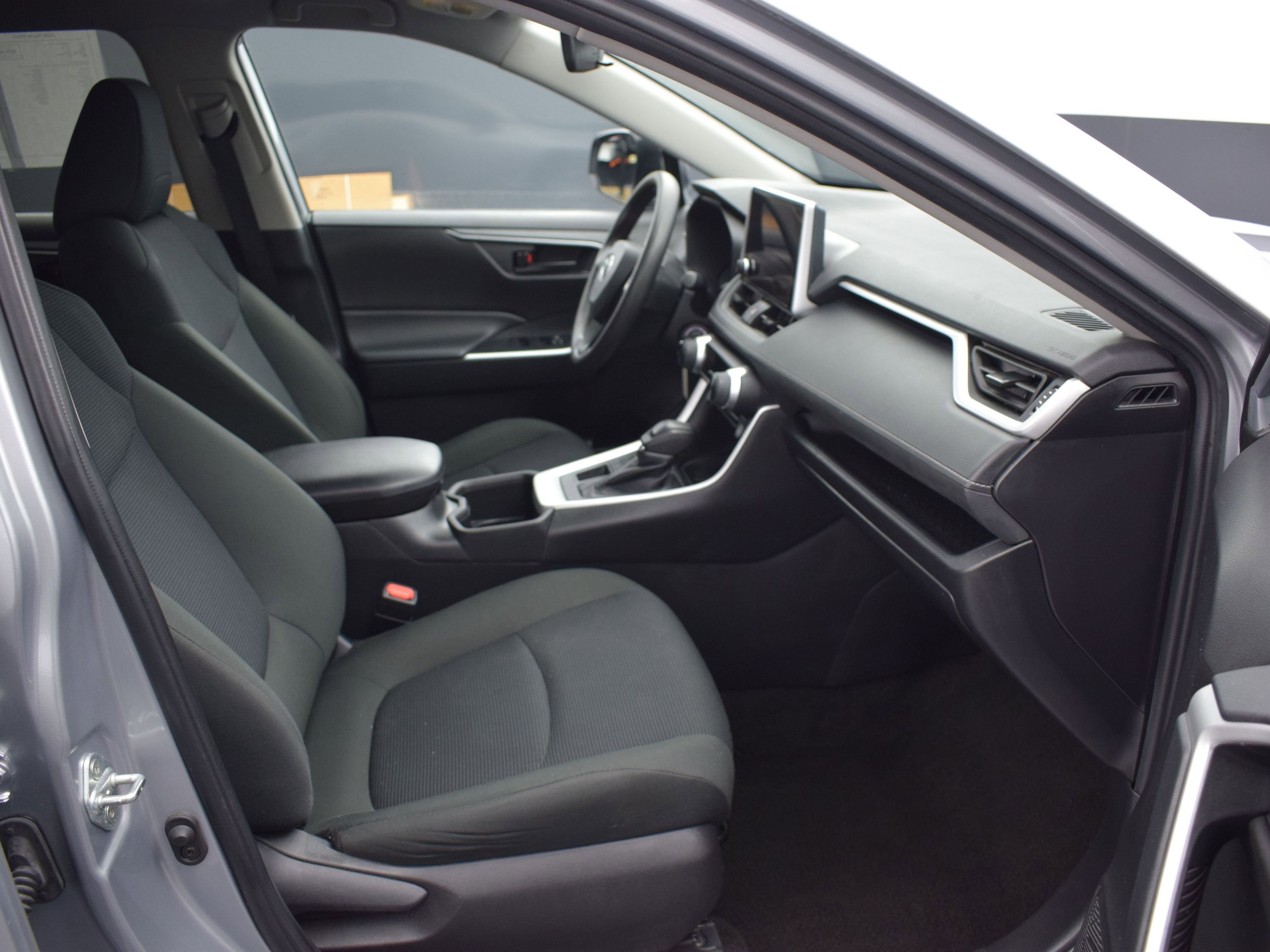 Used 2024 Toyota RAV4 LE image 10