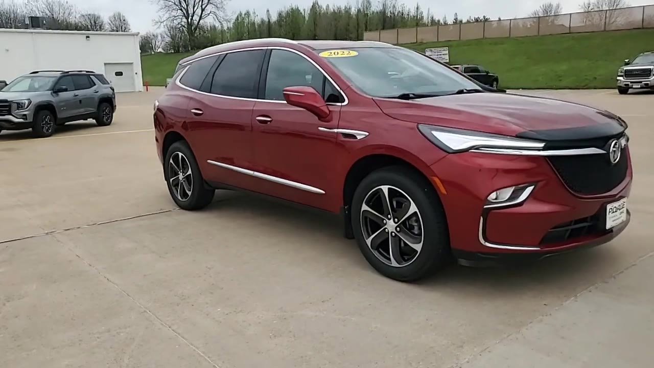 Used 2022 Buick Enclave Essence w/ Sport Touring Edition FWD image 2