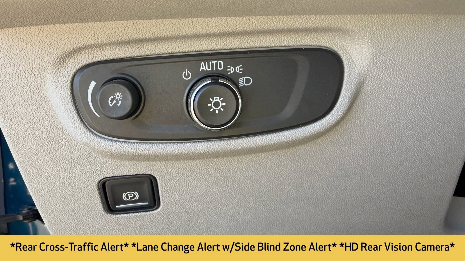 Used 2021 GMC Terrain SLE w/ Driver Convenience Package AWD/4WD image 12