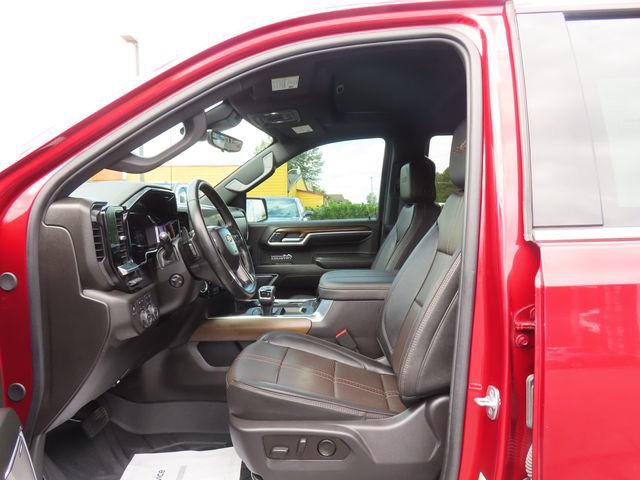 Used 2025 Chevrolet Silverado 1500 High Country AWD/4WD image 16