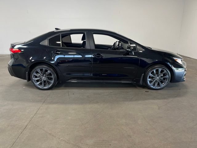 Used 2025 Toyota Corolla SE FWD image 2