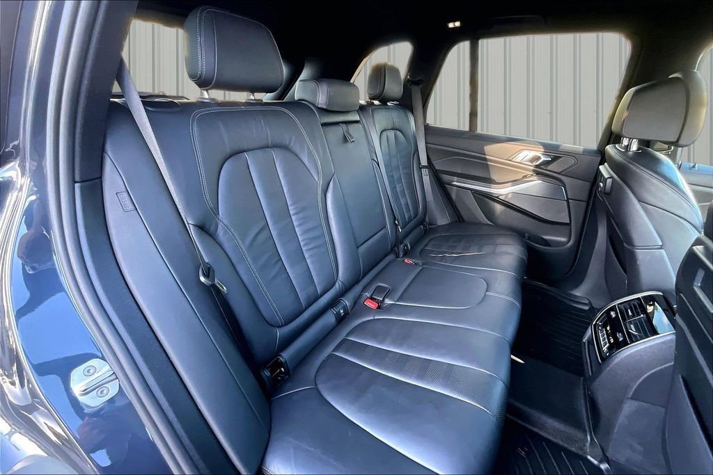 Used 2020 BMW X5 M50i w/ Premium Package image 20