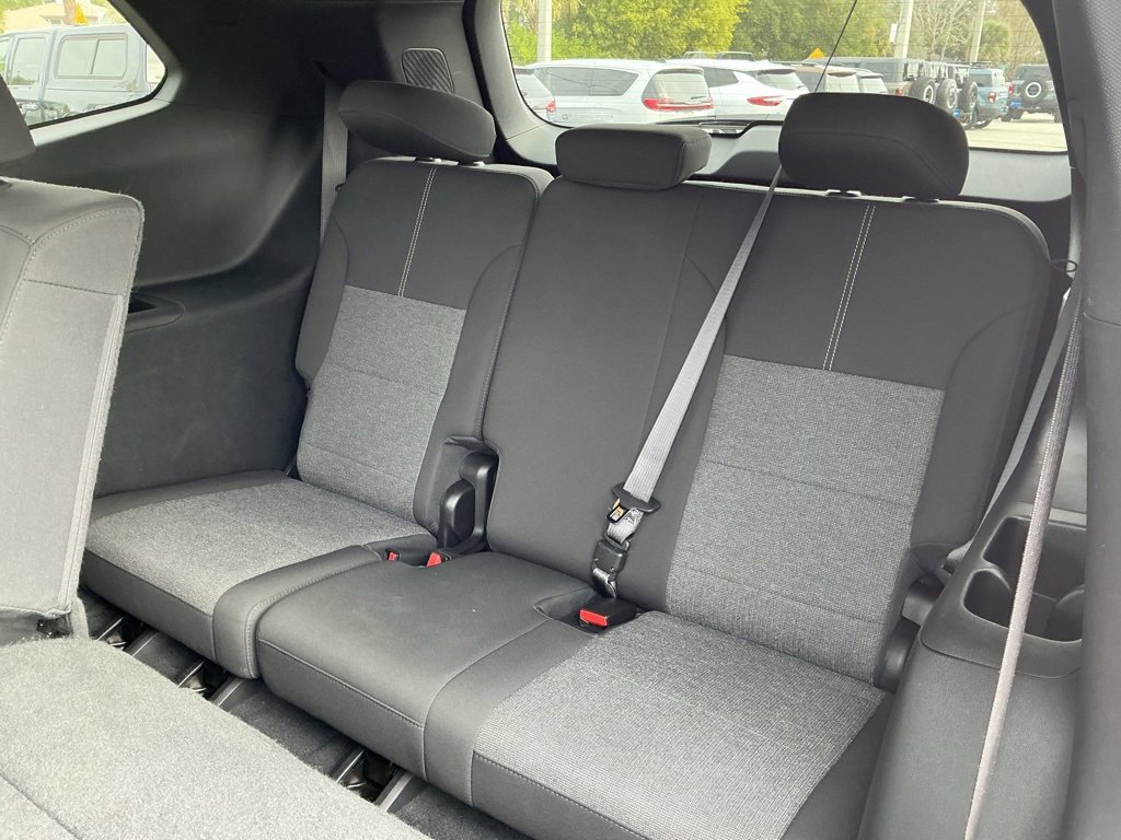 Used 2025 GMC Acadia Elevation image 32