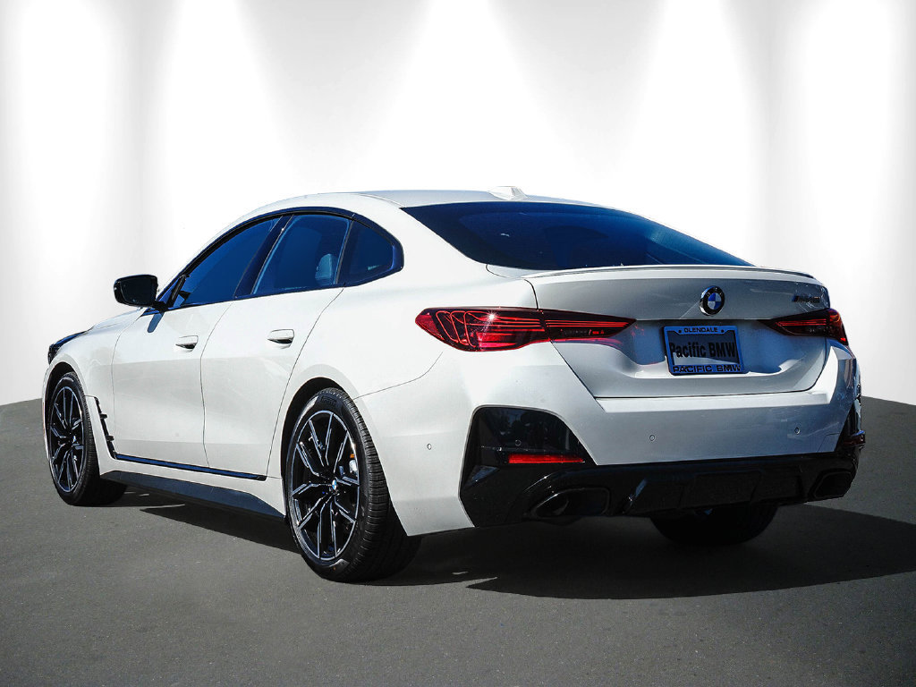Used 2025 BMW M440i RWD image 4