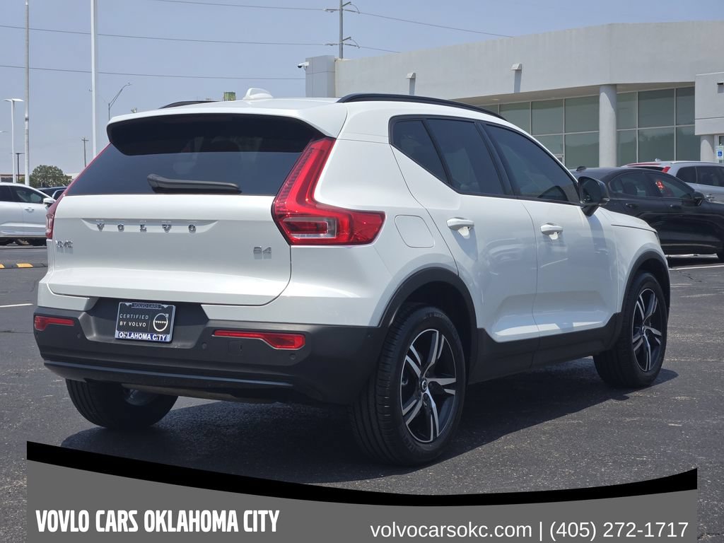 Certified 2023 Volvo XC40 B4 Plus w/ Driver Assist Package FWD image 8