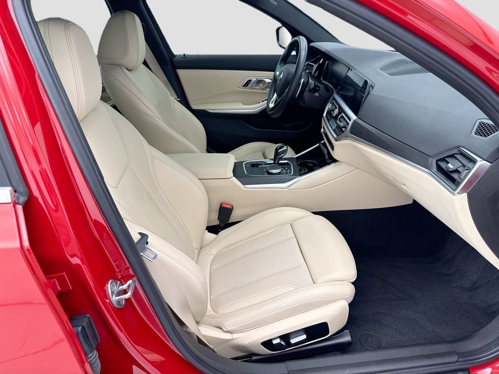 Used 2022 BMW 330i Sedan w/ Premium Package 2 RWD image 19