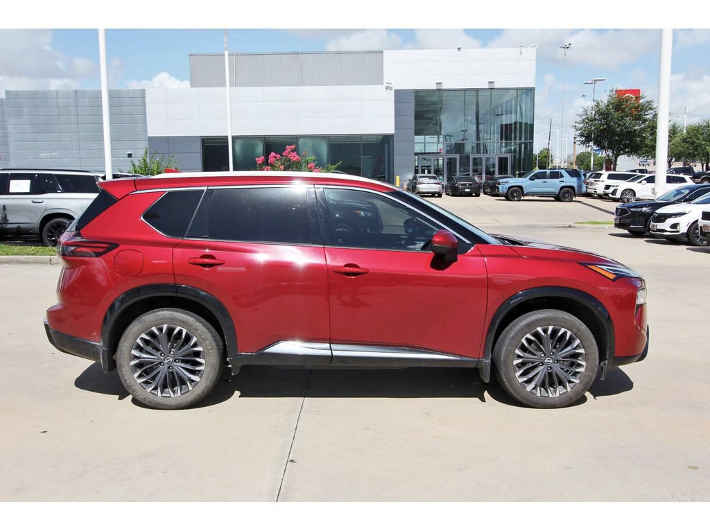 Used 2024 Nissan Rogue Platinum w/ Platinum Premium Package FWD image 8