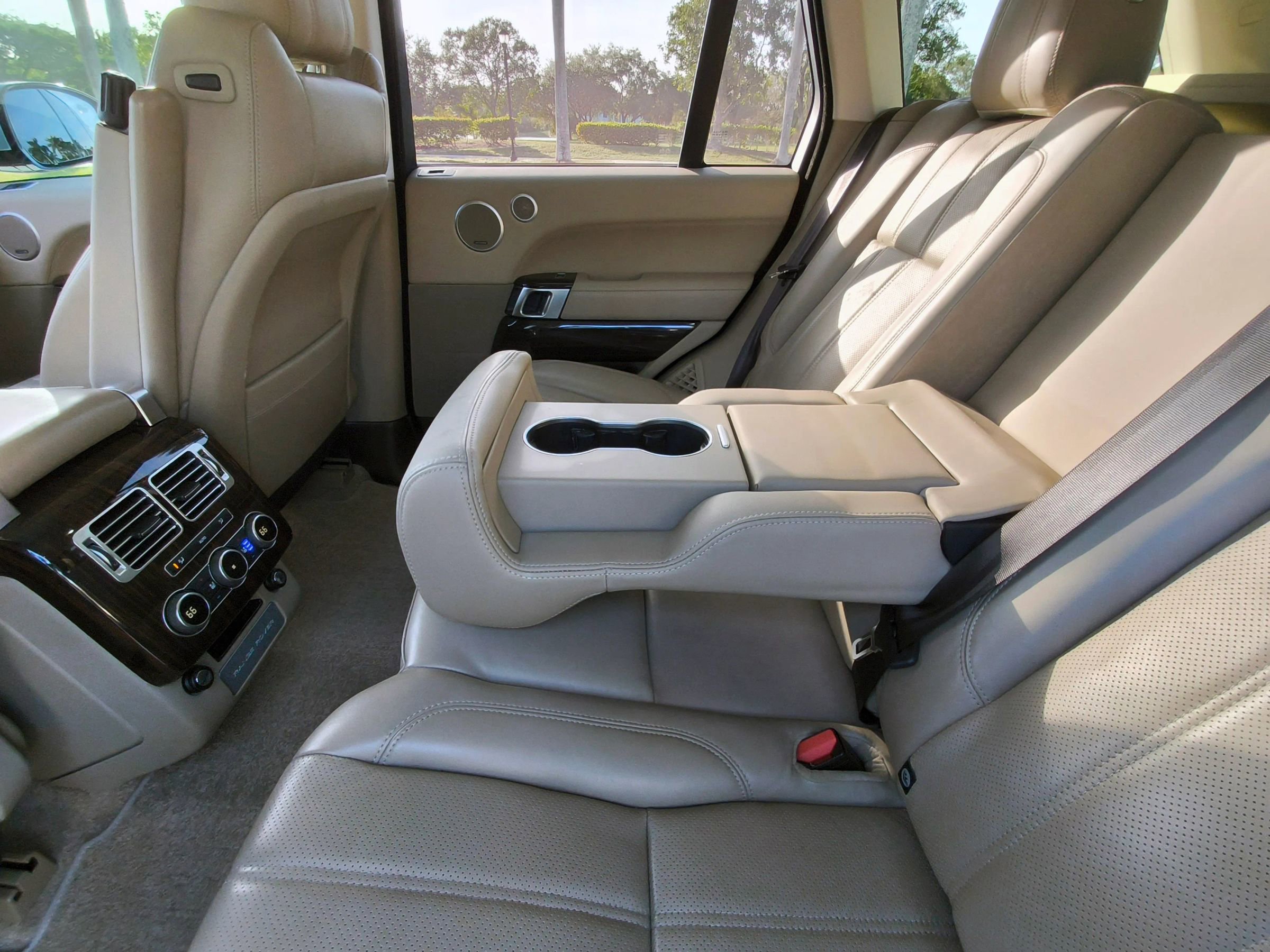 Used 2017 Land Rover Range Rover Supercharged image 30