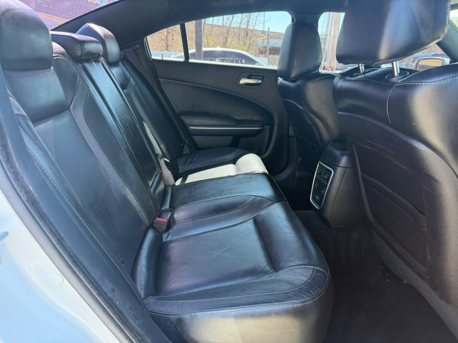 Used 2019 Dodge Charger SXT w/ Leather Interior Group image 28