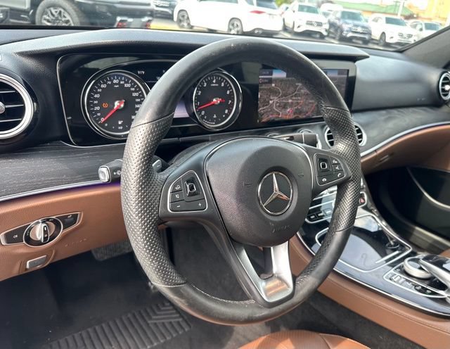 Certified 2017 Mercedes-Benz E 300 4MATIC image 17