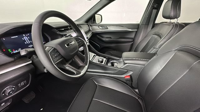 New 2026 Jeep Grand Cherokee Limited w/ Luxury Tech Group II AWD/4WD image 21