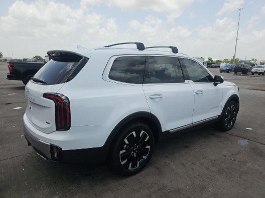 Used 2024 Kia Telluride SX Prestige w/ Towing Package AWD/4WD image 2
