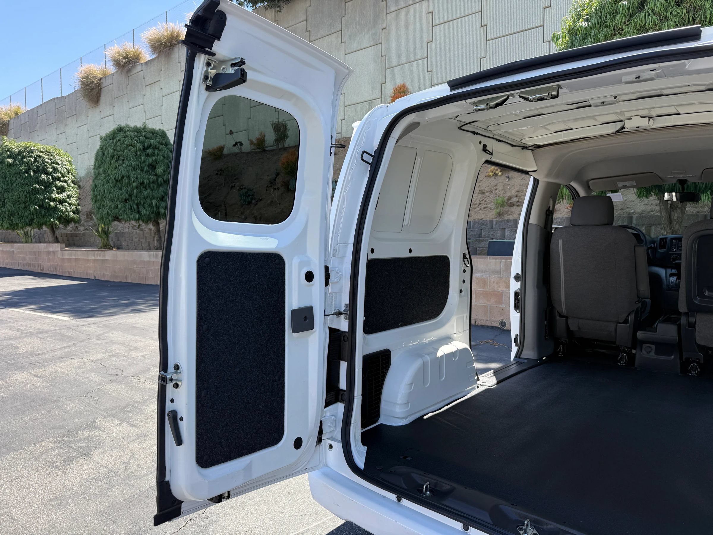 Used 2020 Nissan NV200 SV w/ Back Door Glass Package FWD image 26
