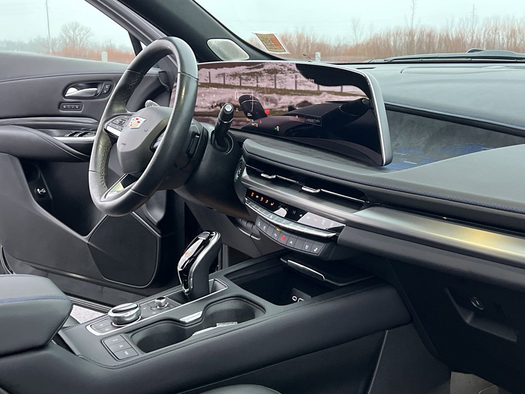 Used 2024 Cadillac XT4 Sport image 28