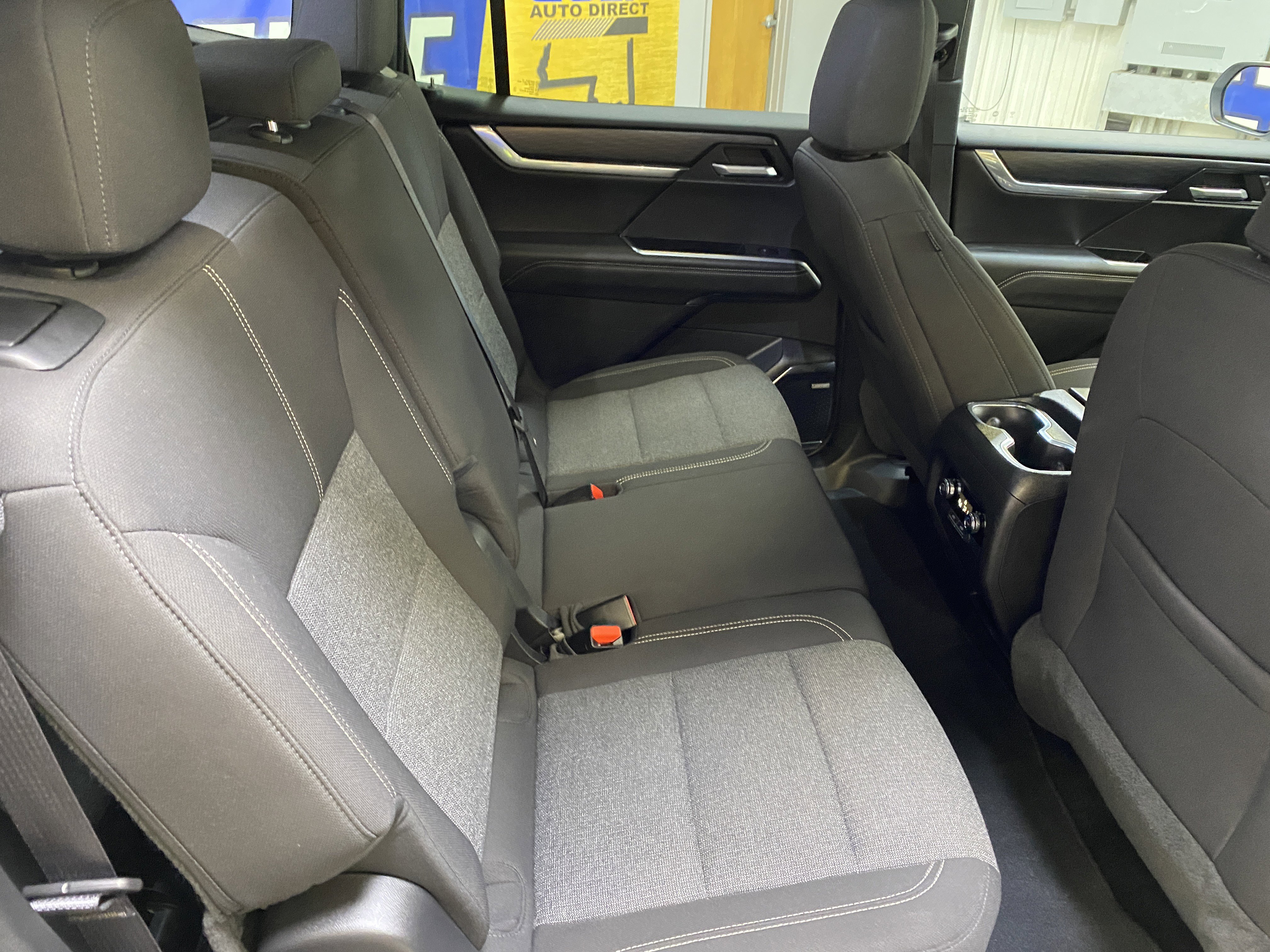 Used 2025 GMC Acadia Elevation image 28